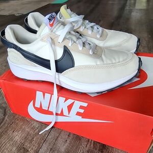 Nike Sneakers - Waffle Debut